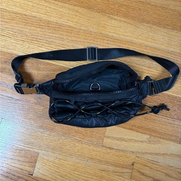 ZARA new Fanny pack - Picture 3 of 8